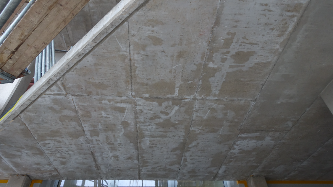 Sichtbetondecke – vor der Bearbeitung