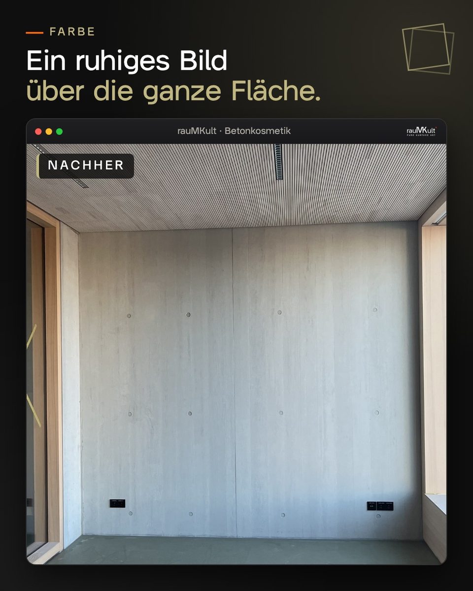 Die fertige Sichtbetonwand mit Holzbrettstruktur über die ganze Raumbreite