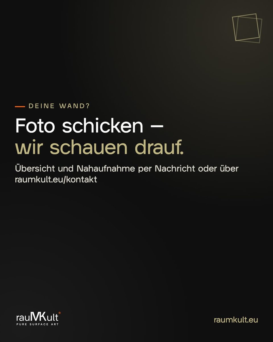 Schlusskarte von rauMKult mit der Einladung, ein Übersichtsfoto und eine Nahaufnahme der eigenen Wand zu schicken