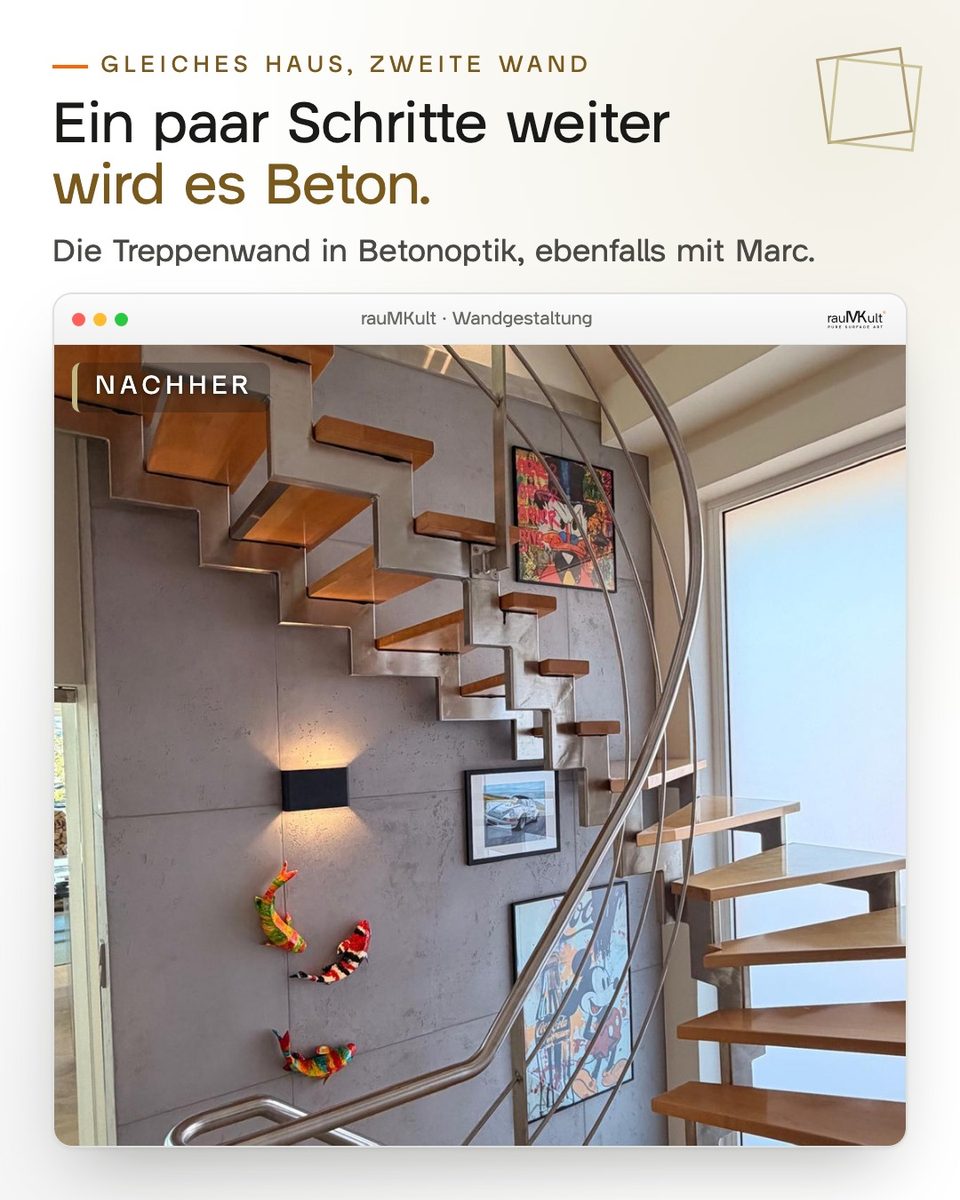 Treppenwand in Betonoptik im selben Haus mit Holzstufen, Wandleuchte und Bildern