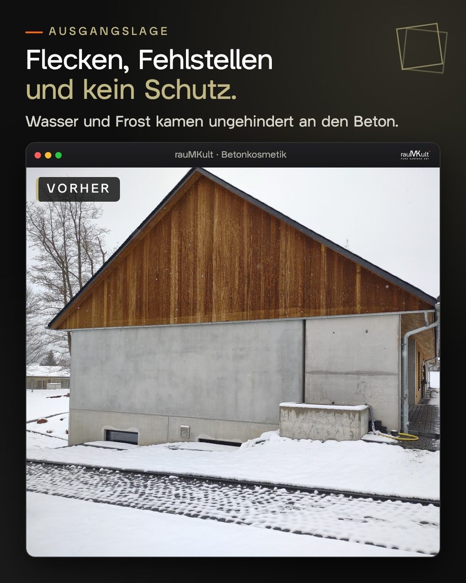 Giebelseite des Hauses im Winter, die Sichtbetonfassade mit Flecken und Fehlstellen