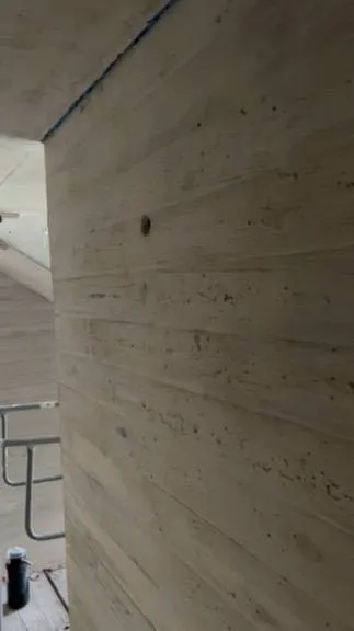 Gereinigte Wand ohne Laufspuren.